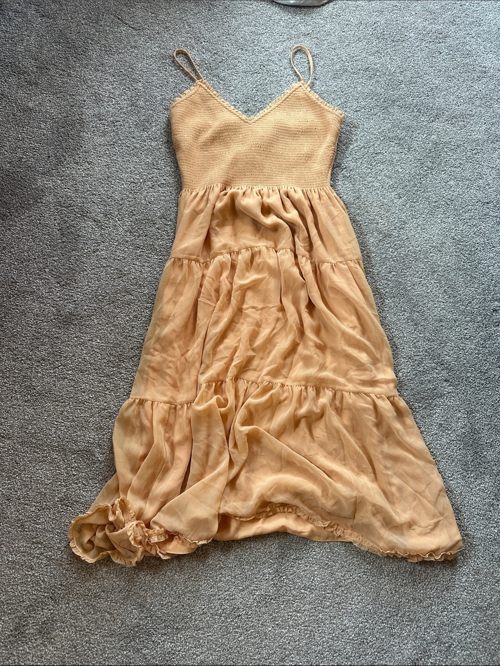 Wilfred Tiered Spaghetti Strap Maxi Dress in Light Peach/Neutral Sz M